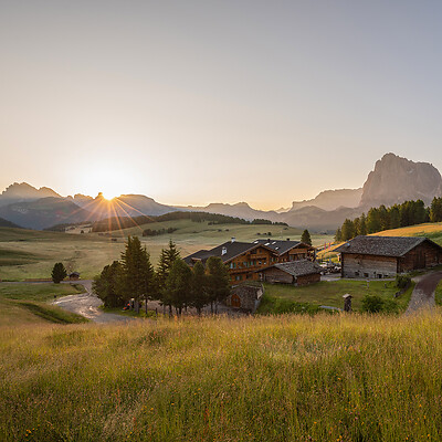 Hotel Ritsch auf der Seiser Alm mit Blick auf die Dolomiten