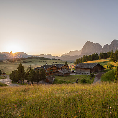 Hotel Ritsch auf der Seiser Alm mit Blick auf die Dolomiten